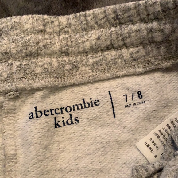2 Abercrombie kids shorts - Picture 6 of 6